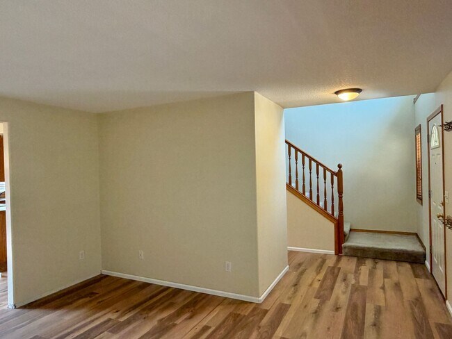 Building Photo - Great Home on Culdesac !!!