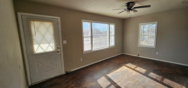 Building Photo - 1633 Lucas Ave