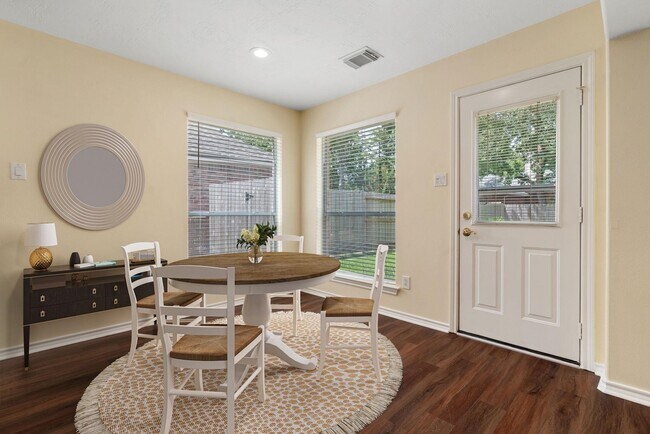 Building Photo - 27 N Queenscliff Cir