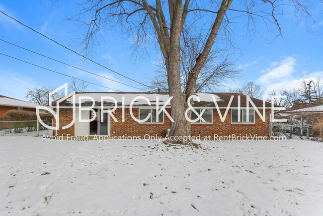 Building Photo - 7027 Lemert Ln