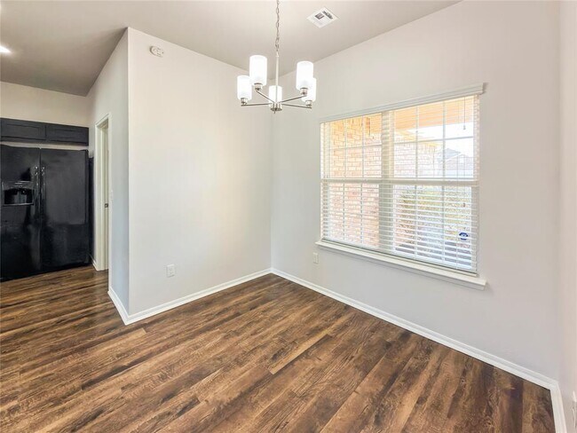 Building Photo - 3505 SE 94th St