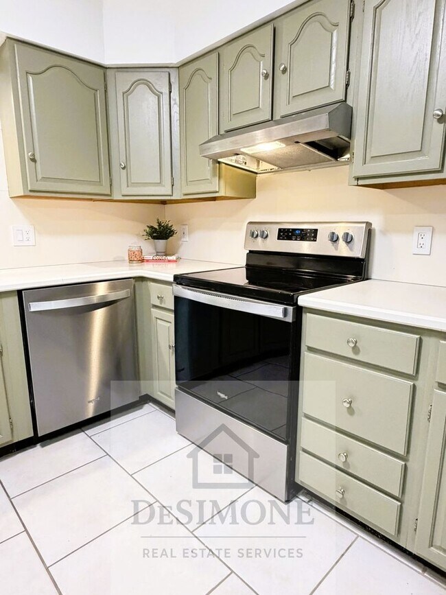 Building Photo - 4530 SW 46th St