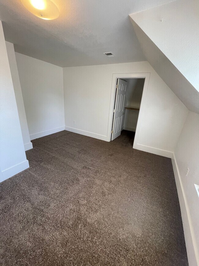 Building Photo - 1229 12th St