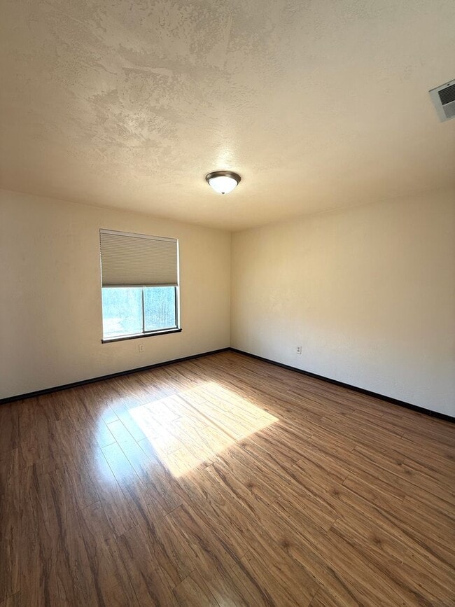 Building Photo - 2900 Terrmont Loop