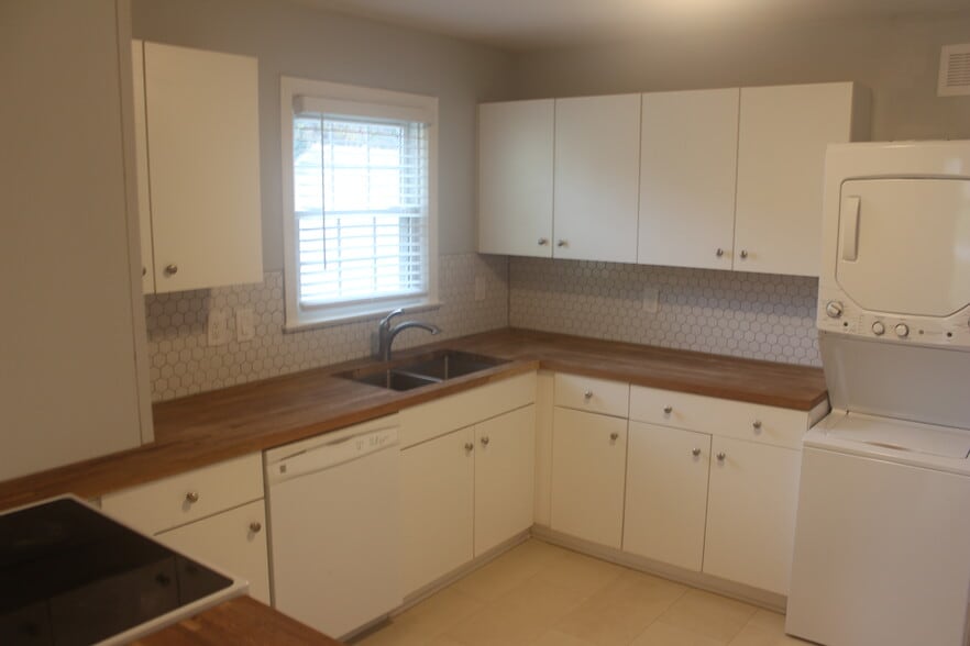 Building Photo - 2332 Albright Dr