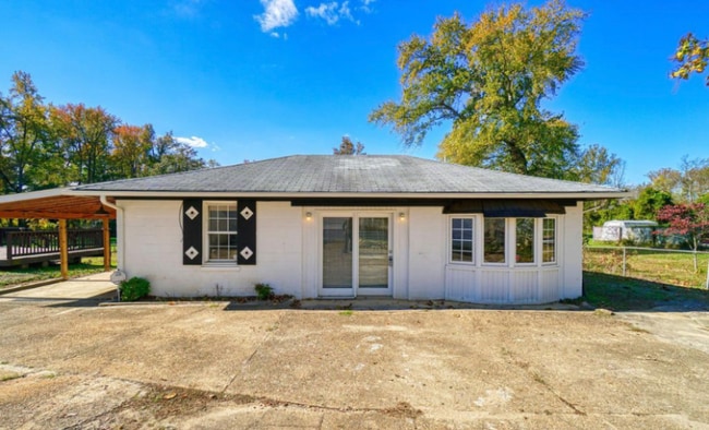 Building Photo - 10215 Livingston Rd