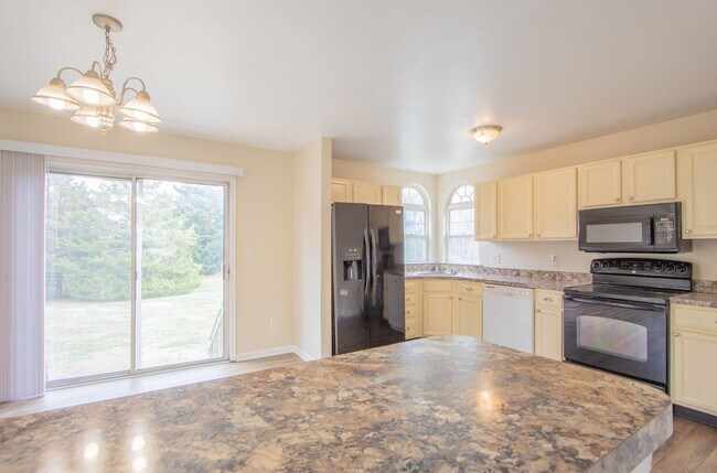 Building Photo - 247 Academy Ln