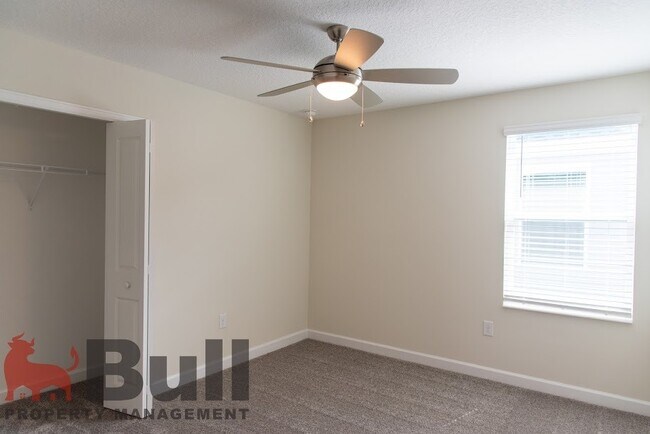 Building Photo - 11931 Hometown Pl