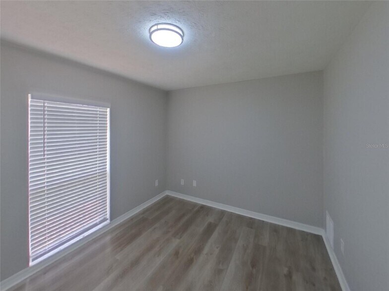 Building Photo - 114 Jeffrey Dr
