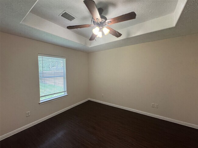 Building Photo - 16310 Long Valley Ct