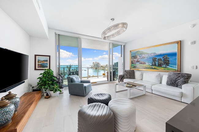 Building Photo - 1155 N Gulfstream Ave