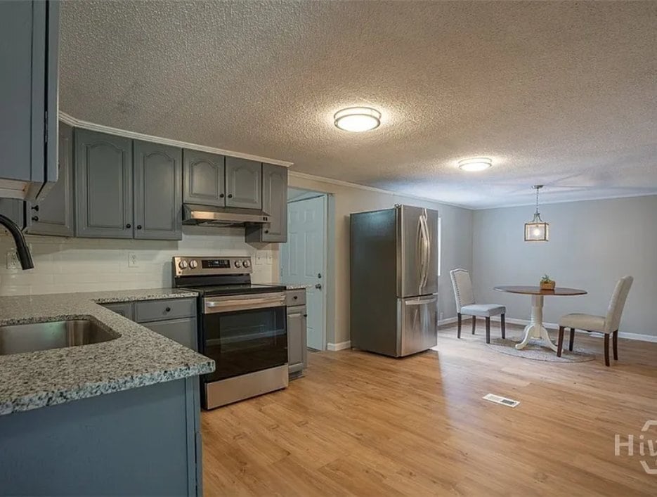 Building Photo - 4419 New Kings Bridge Rd