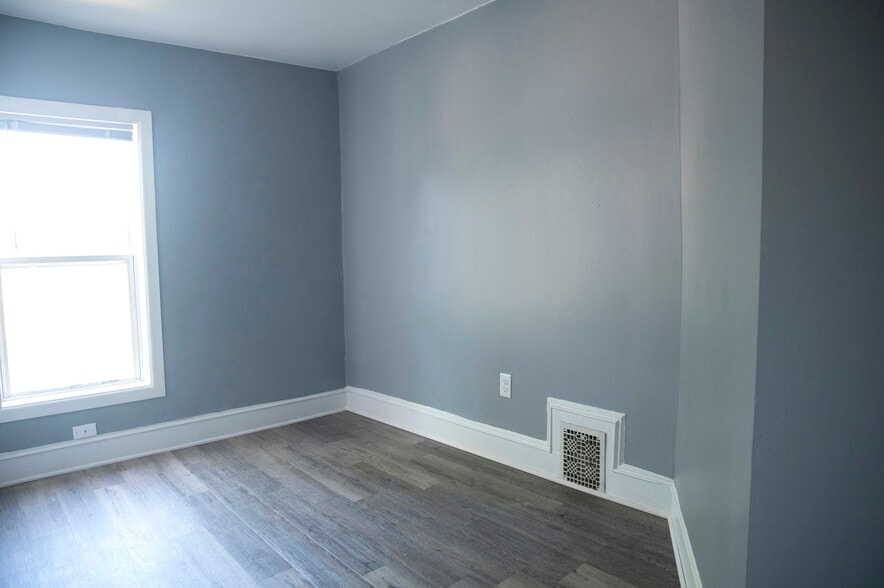 Building Photo - 1203 S Farwell St