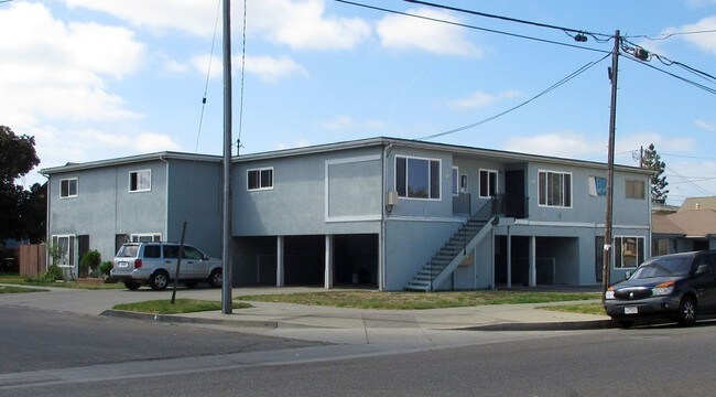 Primary Photo - 225 S Russell Ave