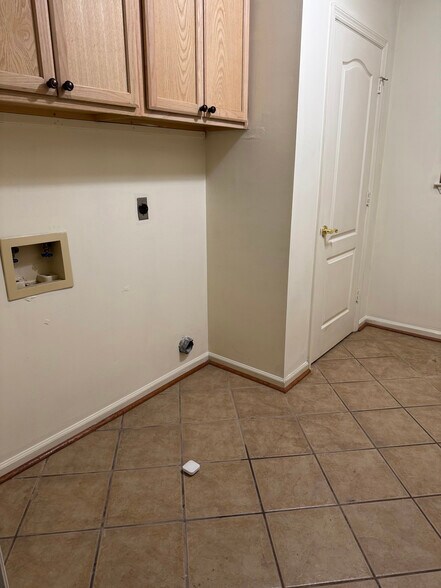 Wash Room/ Pantry - 426 Arlington Dr