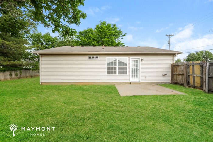 Building Photo - 233 Lake Forest Dr