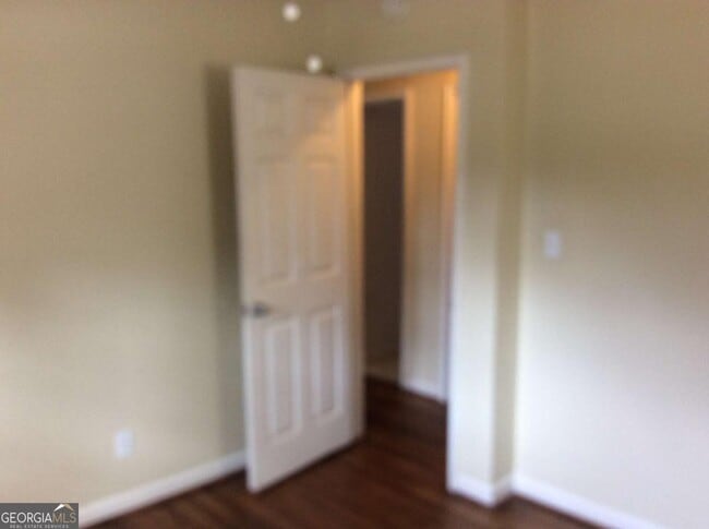 Building Photo - 105 E Mimosa Dr