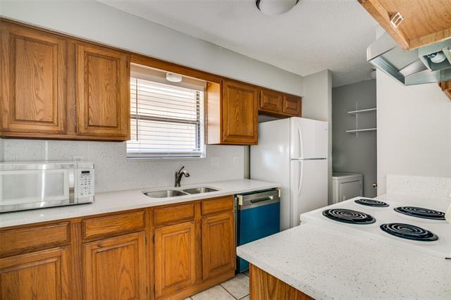 Building Photo - 2400 Guerrero Dr