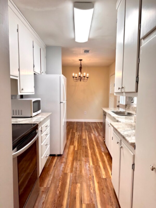 Building Photo - 639 Windermere Blvd