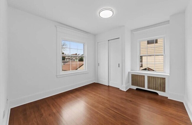 Building Photo - 70 Normandy Rd