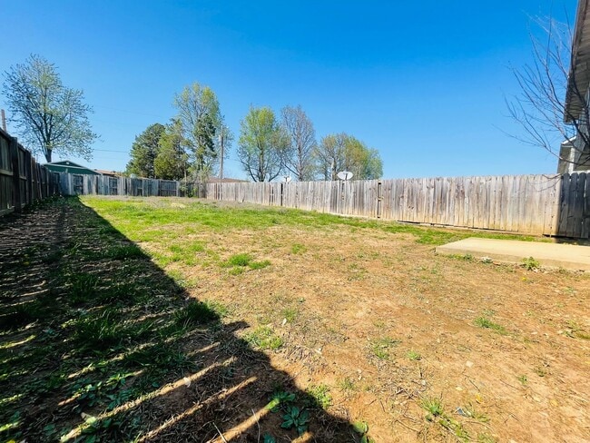 Building Photo - 21495 Risky Rd