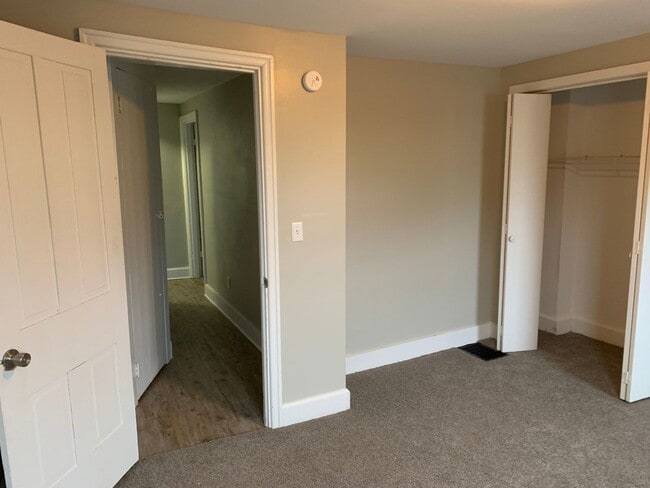 Building Photo - 2 Bedroom Home Near Downtown Carlisle