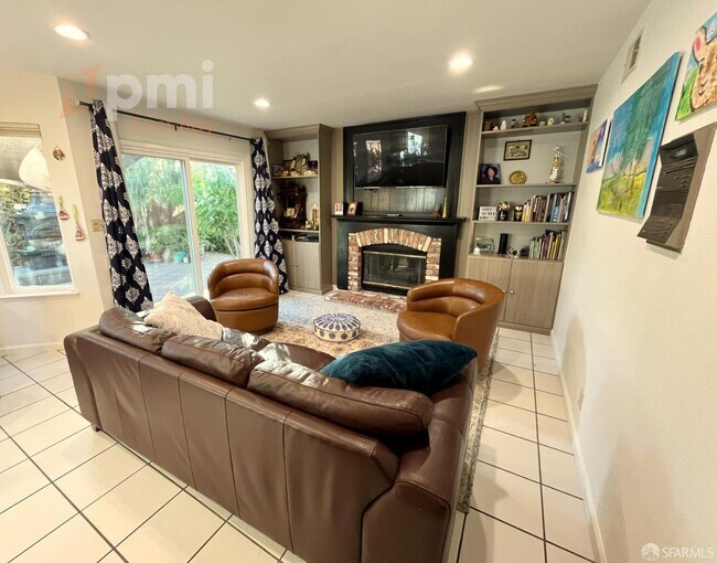 Building Photo - 980 Springview Cir