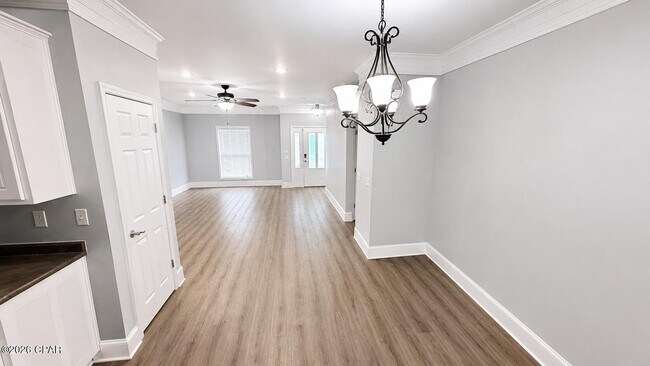 Building Photo - 9010 Polly Ave