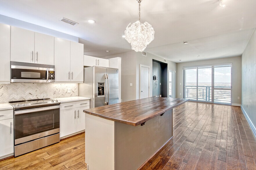 Kitchen-stainless steel appliances - 333 W Trade St