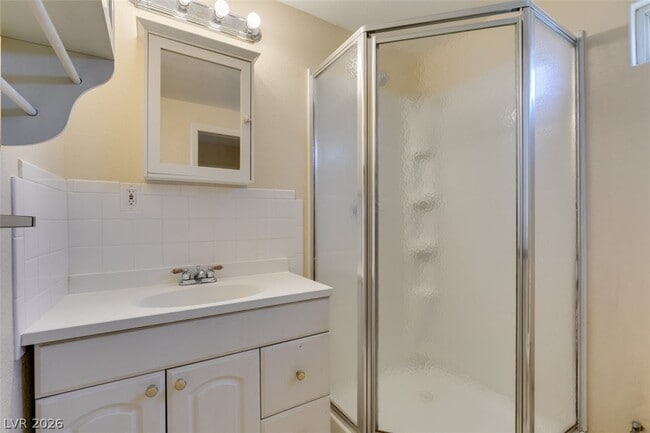 Building Photo - 5 Mallory St