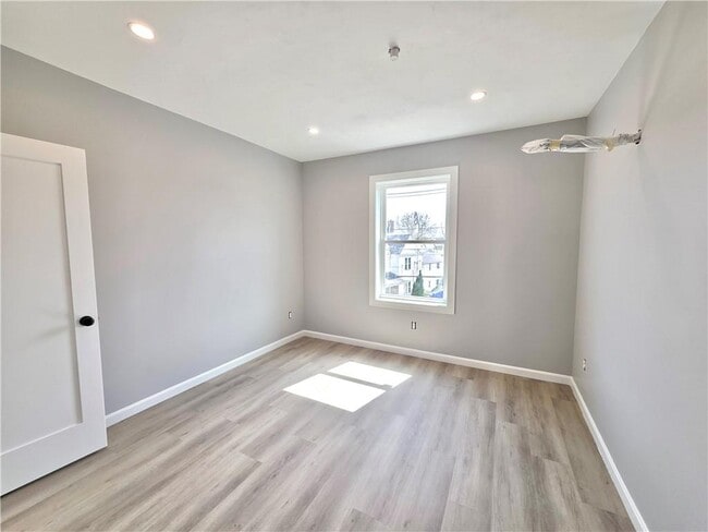 Building Photo - 1965 Smith St