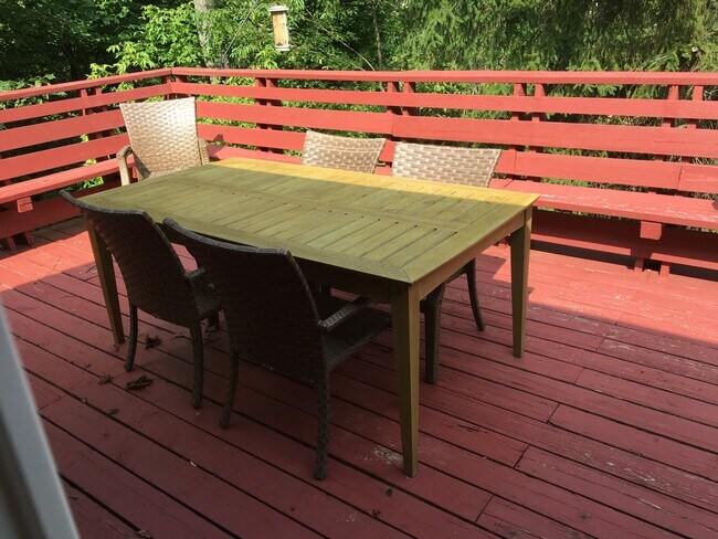 Upper deck - 116 Oakview Dr