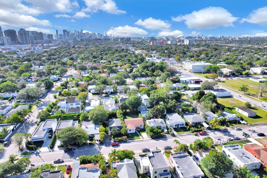 Building Photo - 135 NW 48th Ct