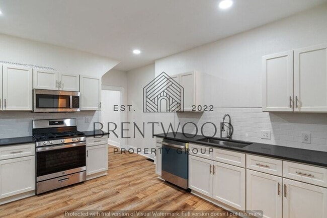 Building Photo - 209 N Addison St