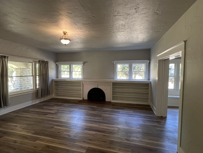 Building Photo - 1851 Magnolia Dr