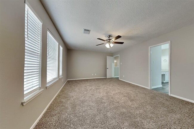 Building Photo - 8303 Holmwood Dr