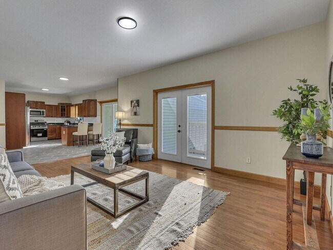Building Photo - Your country retreat awaits!
