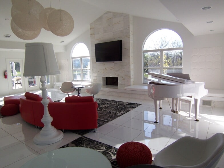 Club house - 109 Fieldcrest St