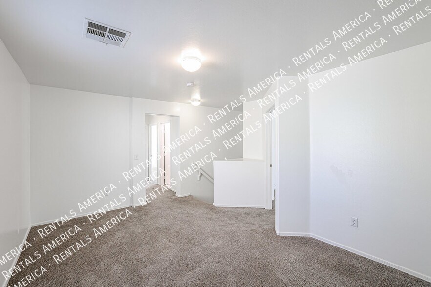 Building Photo - 4022 W Carter Rd