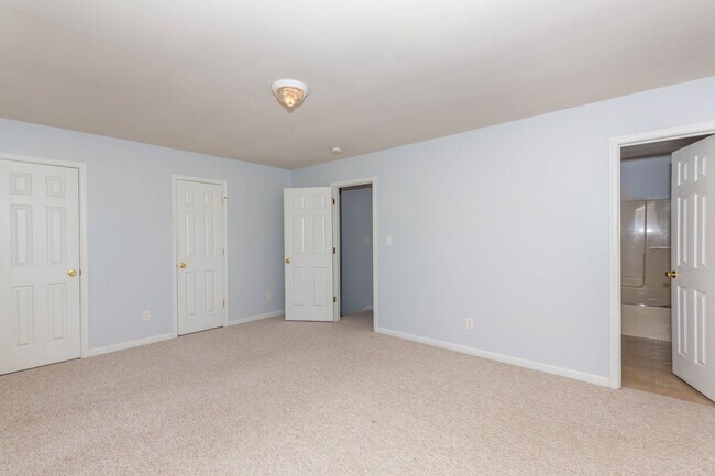 Building Photo - 3 Bed, 2.5 Bath in Martinsburg