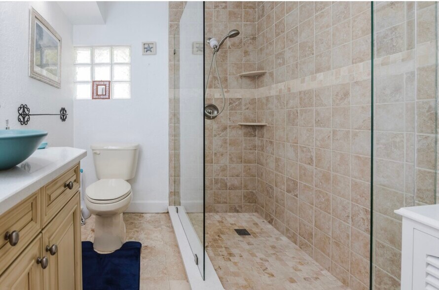 Building Photo - 620 El Vedado