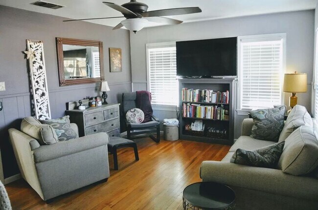 Primary Photo - Pre leasing for fall 2026! 3/2 in Tech Terrace!