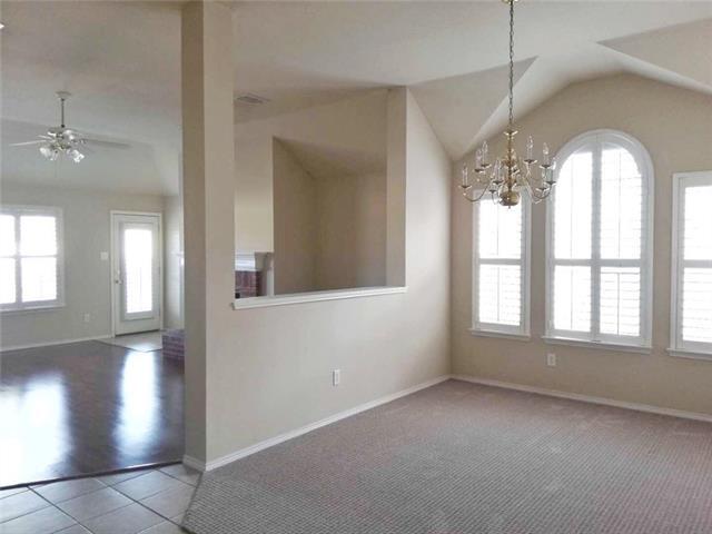Building Photo - 1724 River Oaks Dr