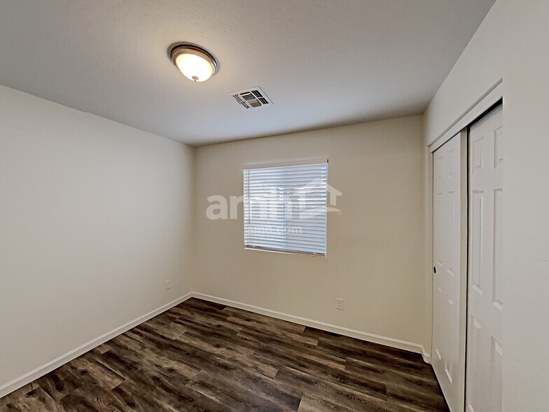 Building Photo - 22972 W Gardenia Dr