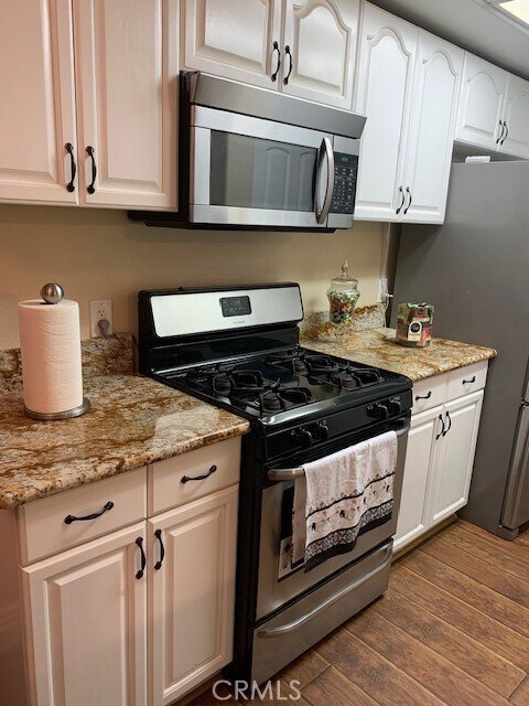 Building Photo - 1741 S Vallecito Dr