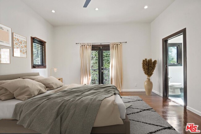 Building Photo - 458 N La Jolla Ave