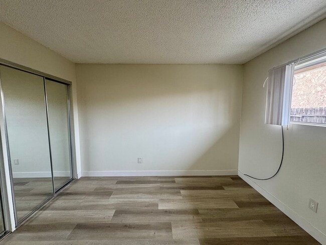 Building Photo - Beautifully Renovated 2 Bed / 1 Bath Apartment for Rent in Los Alamitos!