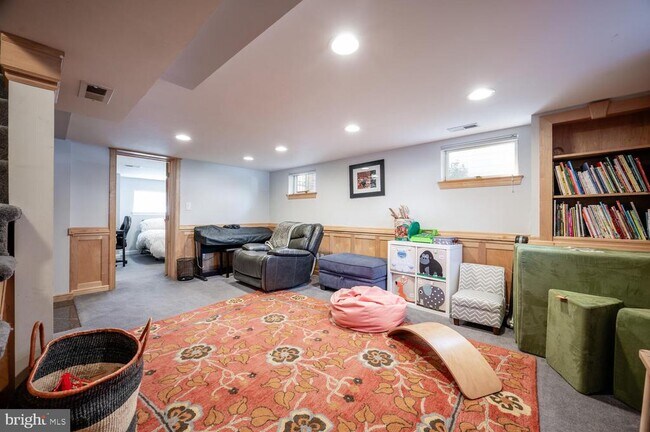 Building Photo - 6034 21st St N