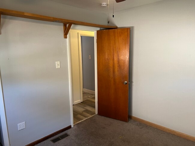 Building Photo - 1159 Halloran St