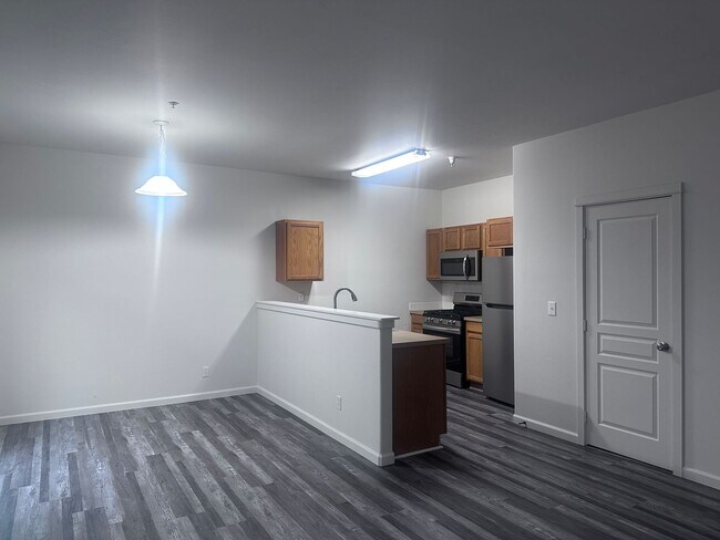 Building Photo - Newly Updated 3 Bedroom Available NOW